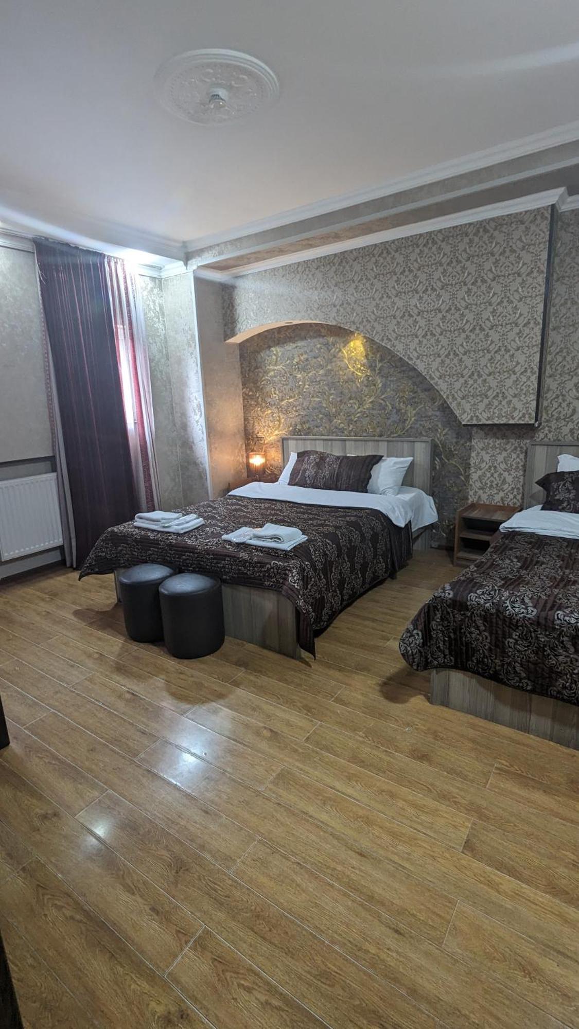 Dkd-Bridge Hotel Tbiliszi Kültér fotó