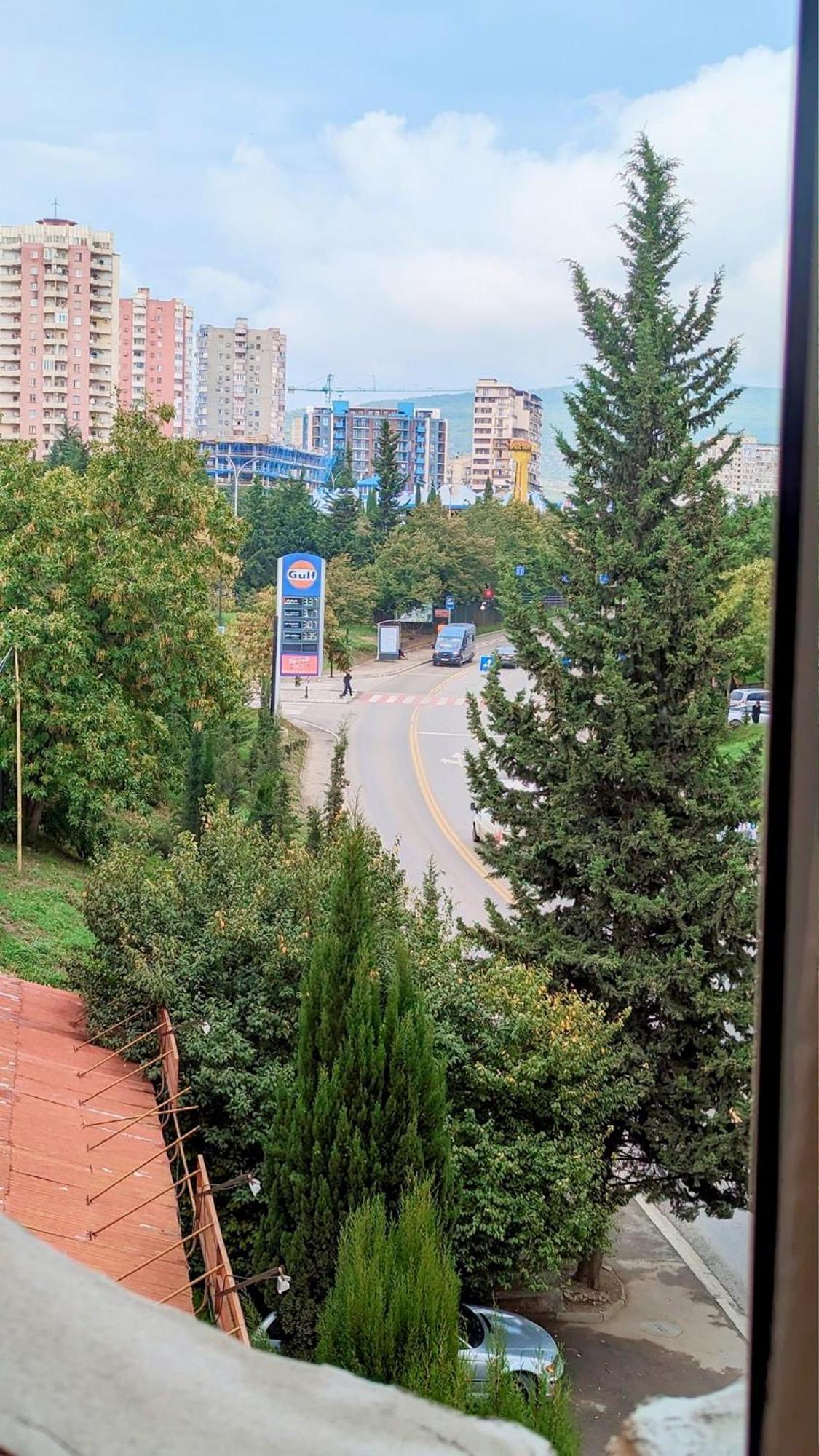 Dkd-Bridge Hotel Tbiliszi Kültér fotó