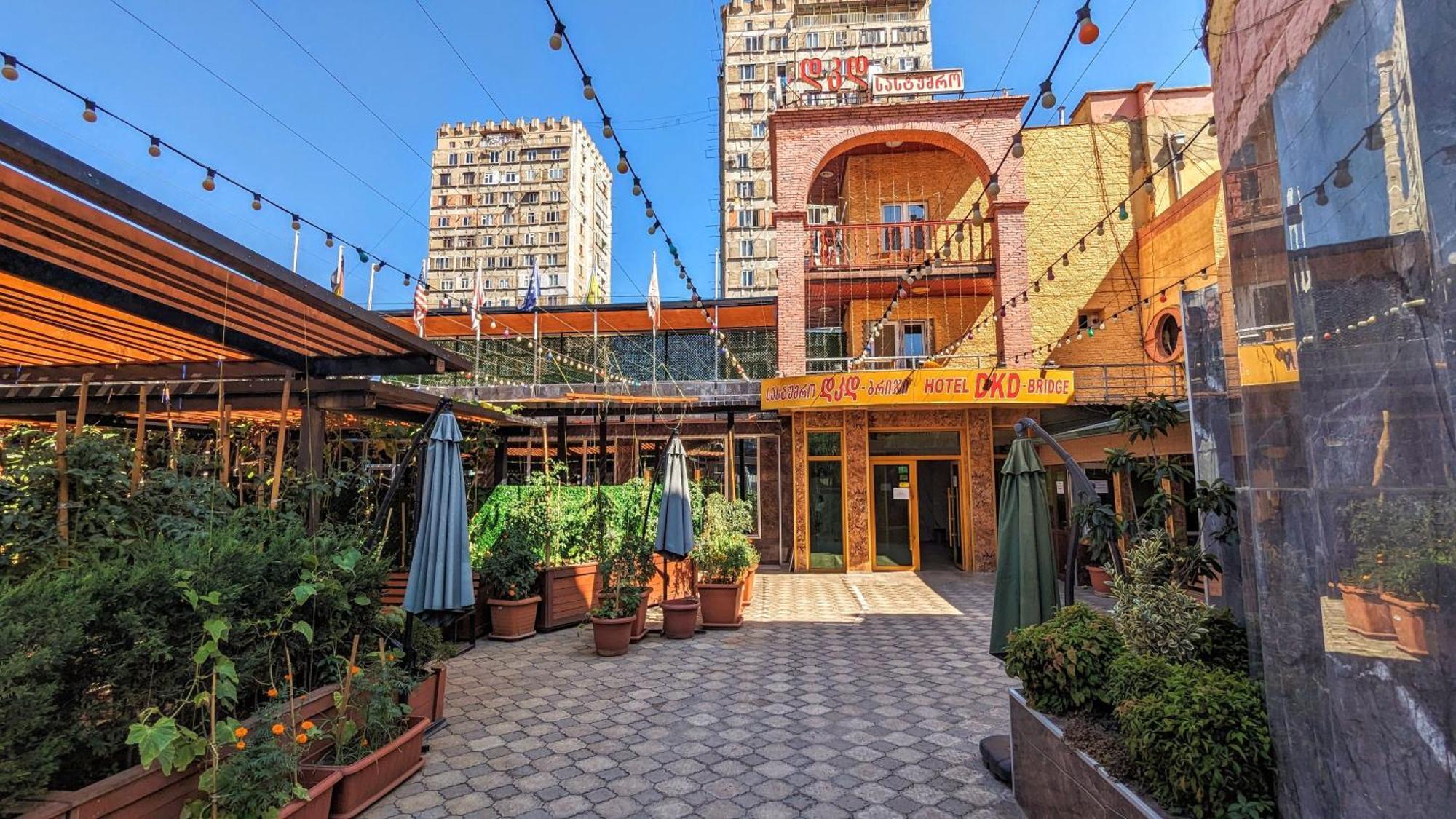 Dkd-Bridge Hotel Tbiliszi Kültér fotó