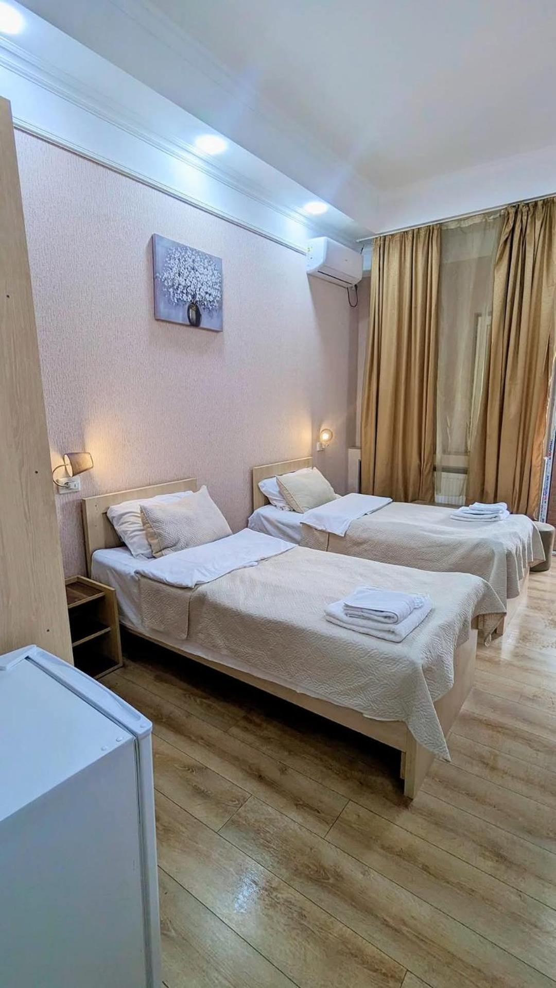 Dkd-Bridge Hotel Tbiliszi Kültér fotó