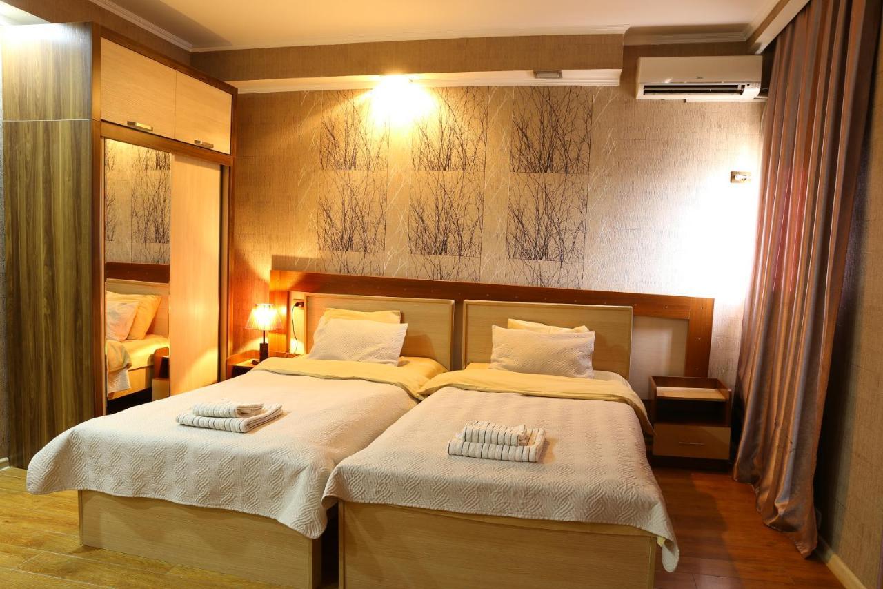 Dkd-Bridge Hotel Tbiliszi Kültér fotó