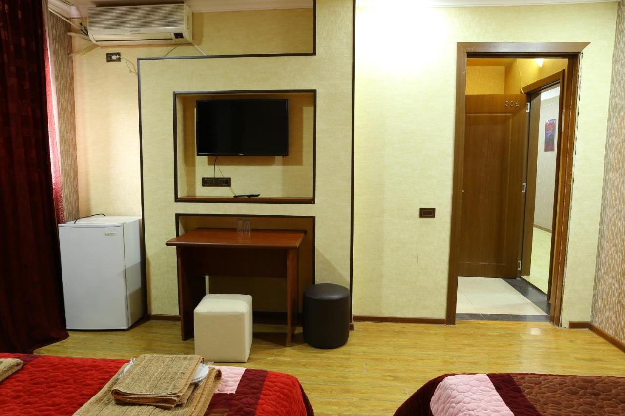 Dkd-Bridge Hotel Tbiliszi Kültér fotó